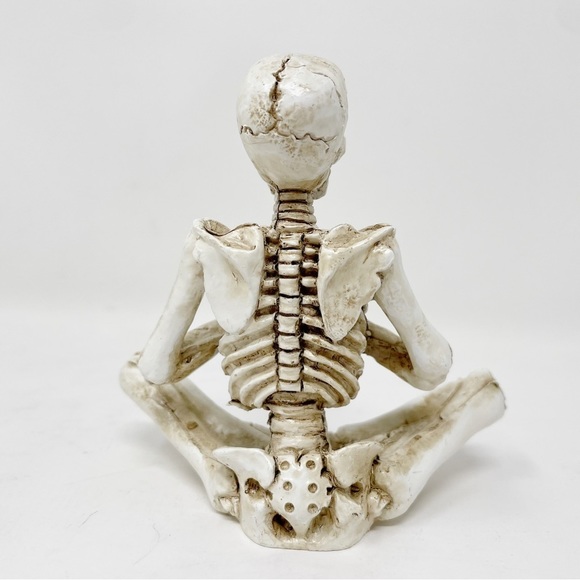 Halloween NWT Decorative Yoga Pose Skeleton 4” x 4” - Picture 3 of 3